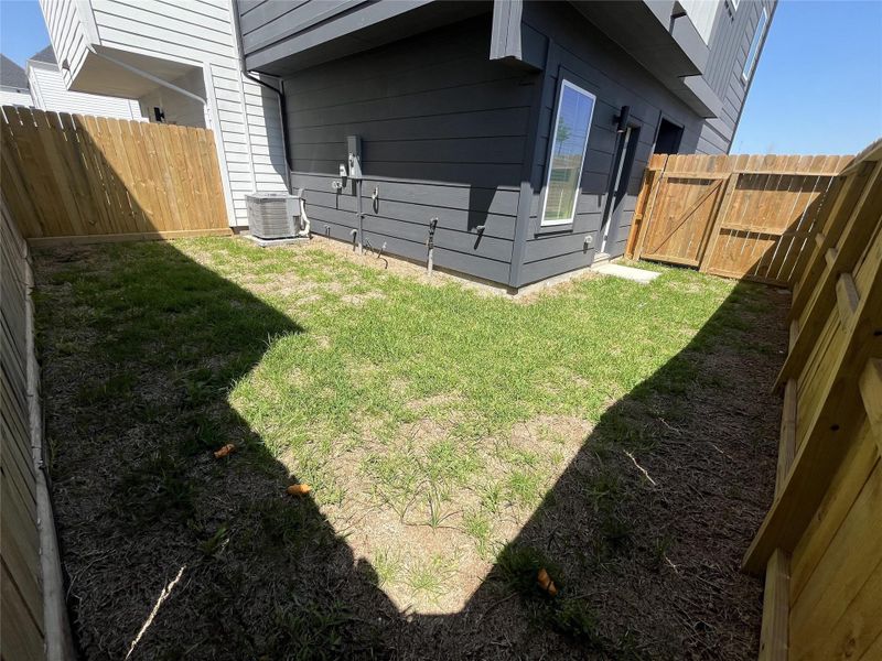 2712 Jensen Creek Ln. - Yard space ideal for entertainment 2712 Jensen Creek Ln. - Yard space ideal for entertainment