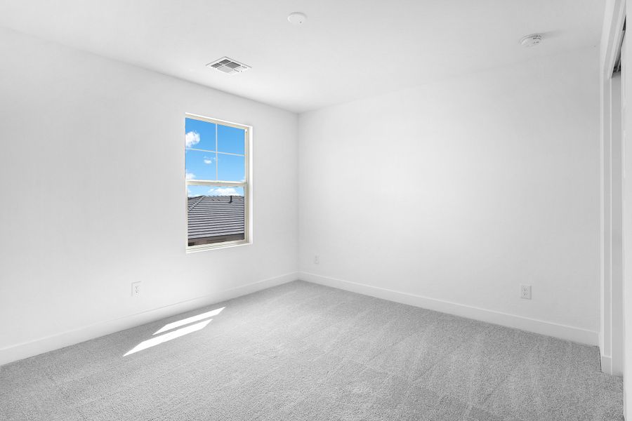 Spacious, unfurnished interior of a new home in Artisan at Asante Vista Collection, Surprise (Image 23).