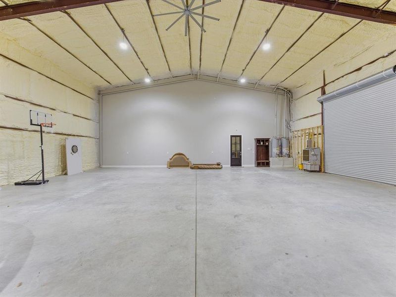 Spacious, unfurnished interior of a new home in , Edgewood (Image 16).