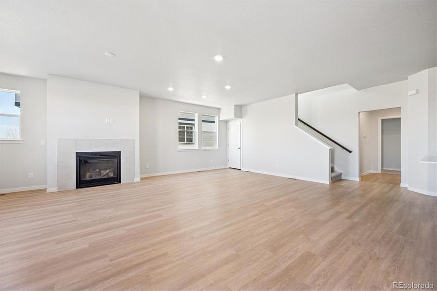 Spacious, unfurnished interior of a new home in Windler, Aurora (Image 20).