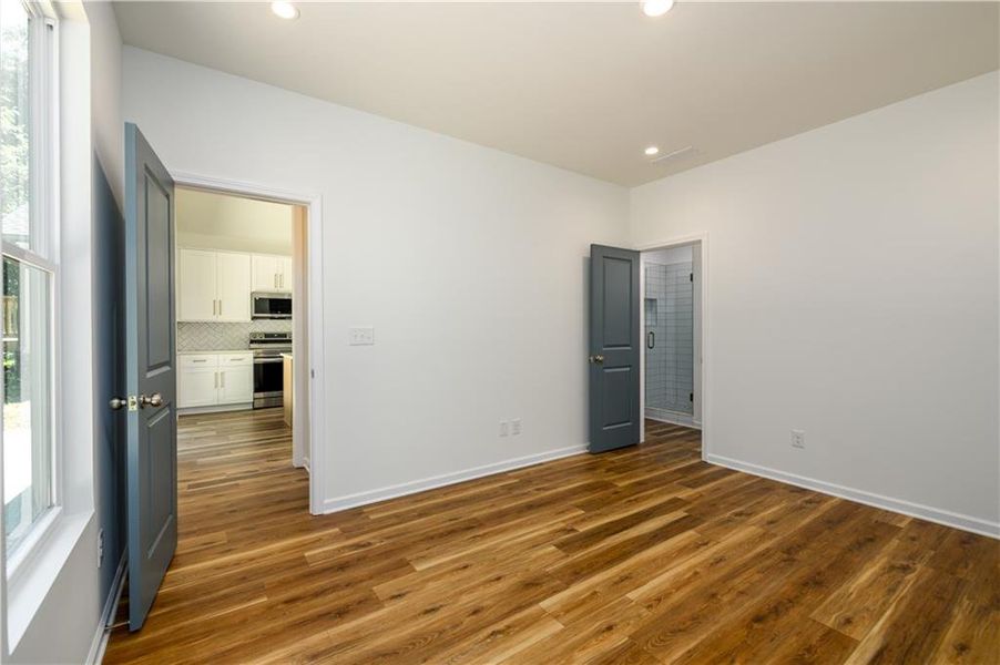 Spacious, unfurnished interior of a new home in , Atlanta (Image 26).