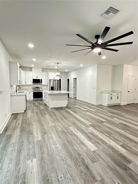 Spacious, unfurnished interior of a new home in , Astatula (Image 13).