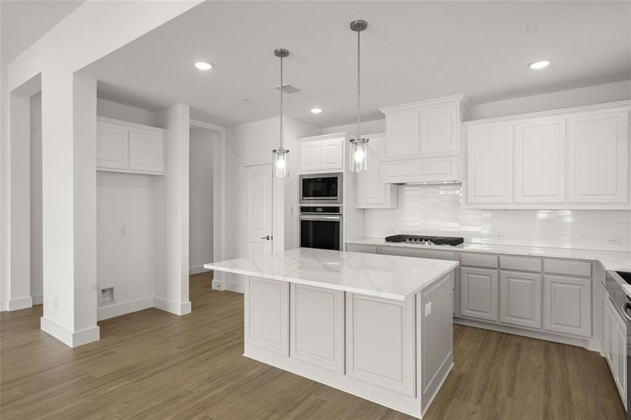 665 Red Maple Kitchen2