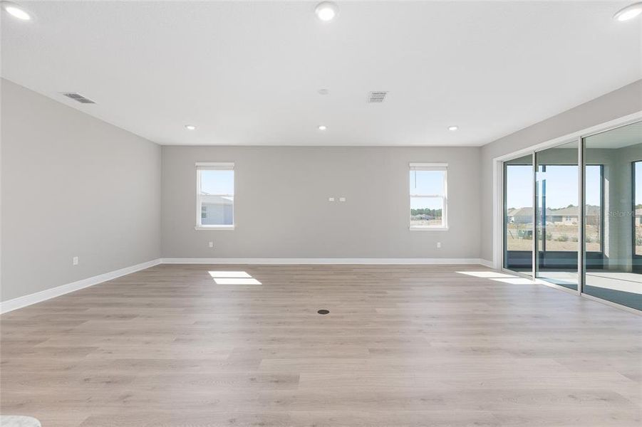 Spacious, unfurnished interior of a new home in , Ocala (Image 18).