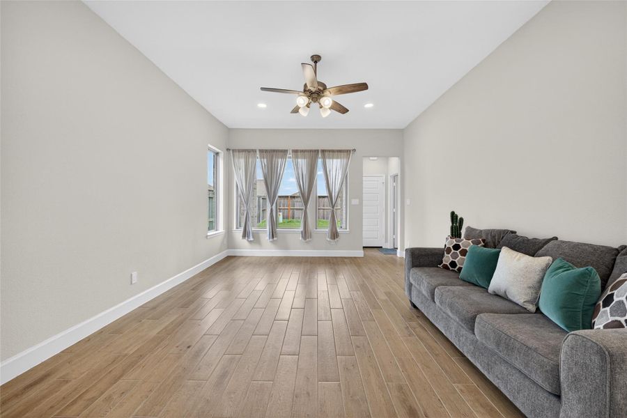 Spacious, unfurnished interior of a new home in Jordan Ranch, Fulshear (Image 22).