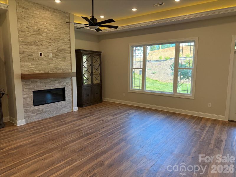 Spacious, unfurnished interior of a new home in , Conover (Image 14).