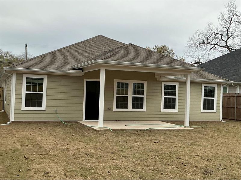 Exterior details and patio area of a home in , Denison (Image 2).
