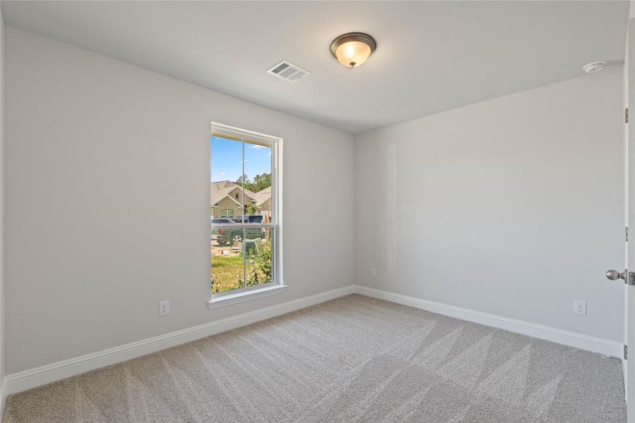 Spacious, unfurnished interior of a new home in Grand Oaks Reserve, Cleveland (Image 21).