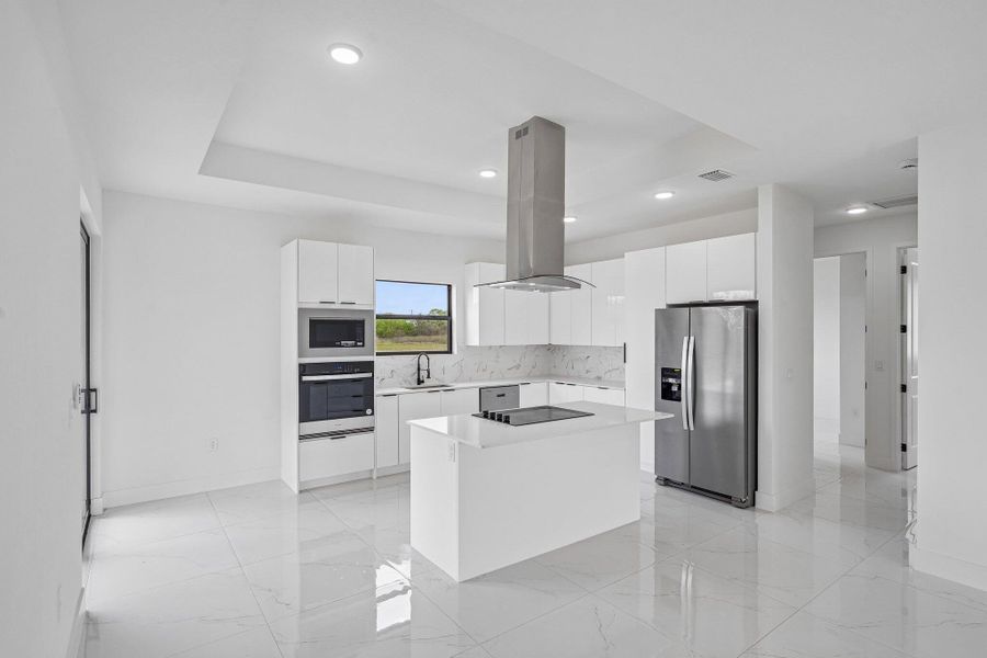10-web-or-mls-W Broad Cir-S2404-010