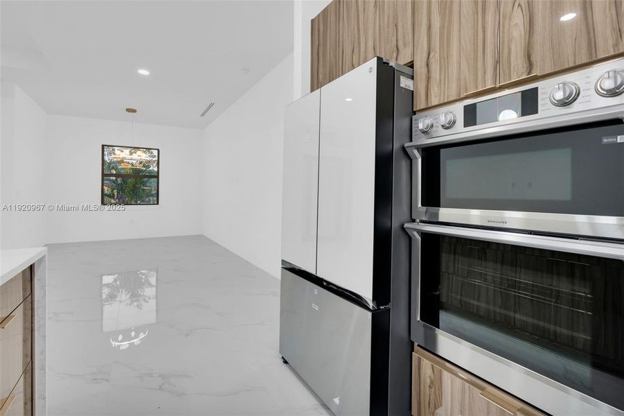 Furnished interior view inside a new home in , Lehigh Acres (Image 6).