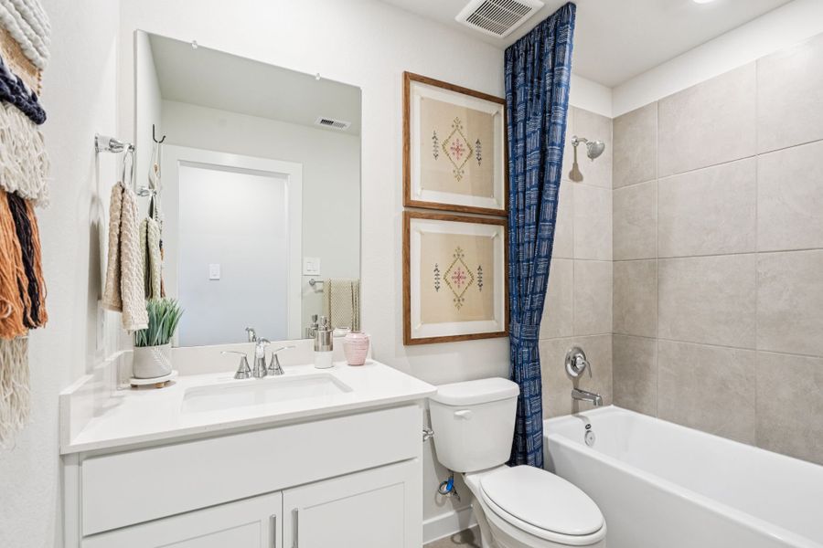 Furnished interior view inside a new home in Kingdom Heights, Rosenberg (Image 15).