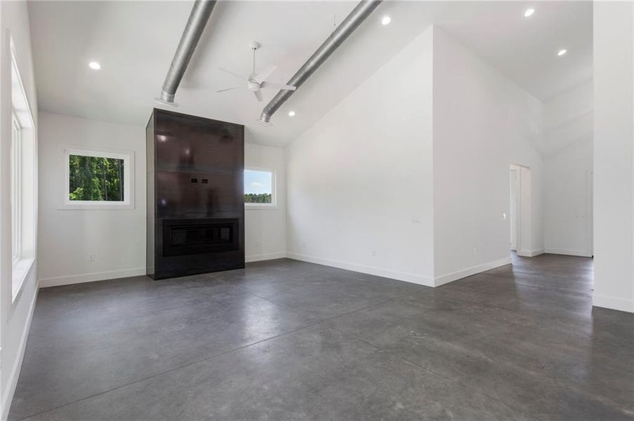 Spacious, unfurnished interior of a new home in , Marietta (Image 22).