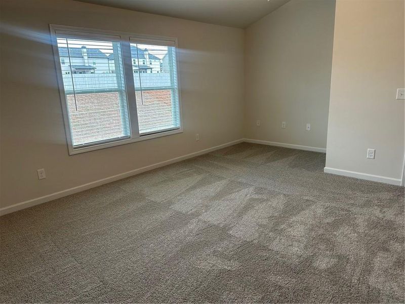 Spacious, unfurnished interior of a new home in , Auburn (Image 34).