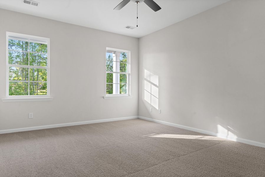 Spacious, unfurnished interior of a new home in , Orangeburg (Image 10).