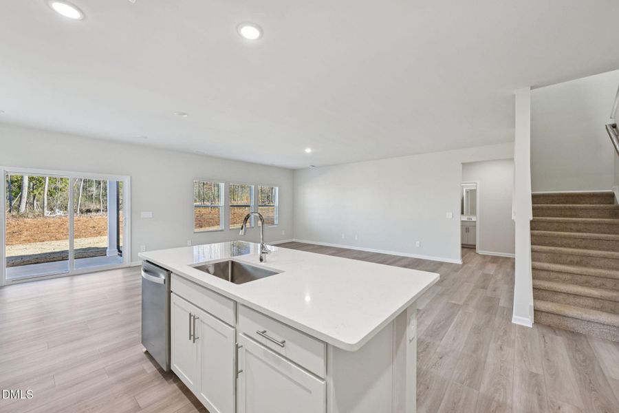 16-web-or-mls-Raleigh - Oak Manor - 113