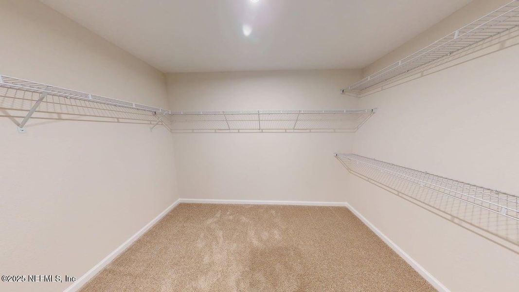 Spacious, unfurnished interior of a new home in Sandridge Hills, Green Cove Springs (Image 10).