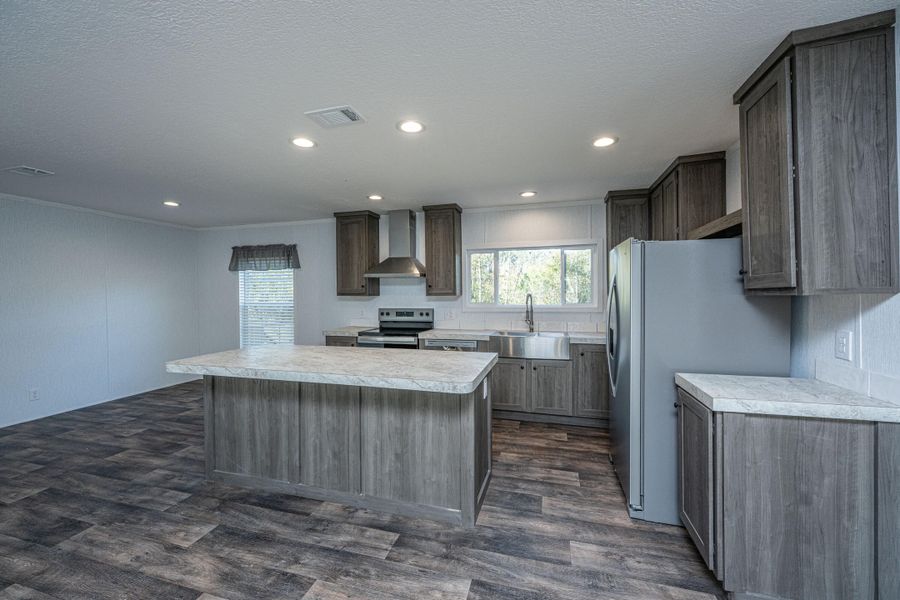 Furnished interior view inside a new home in , Pinopolis (Image 6).