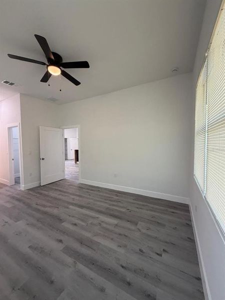 Spacious, unfurnished interior of a new home in , Rotonda West (Image 21).