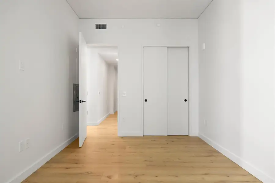 Spacious, unfurnished interior of a new home in , Austin (Image 29).