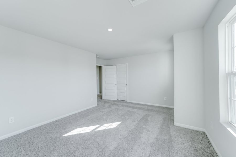 Representative unfurnished interior of a home built from the Jefferson by National HomeCorp in Lincolnton, Lincolnton (Image 43).