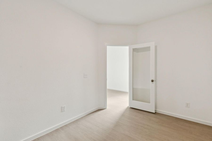 Spacious, unfurnished interior of a new home in River Ranch, Dayton (Image 27).