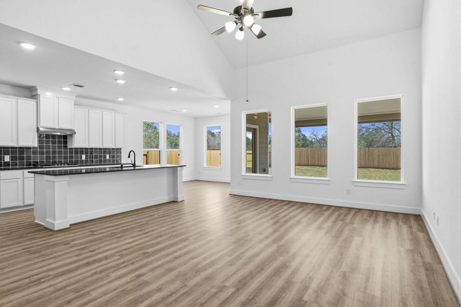 Spacious, unfurnished interior of a new home in Hunters Crossing, Sealy (Image 11).