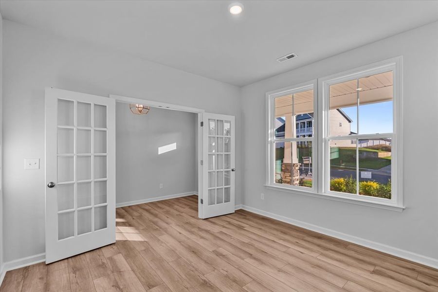Spacious, unfurnished interior of a new home in Rogers Spring, Graham (Image 19).
