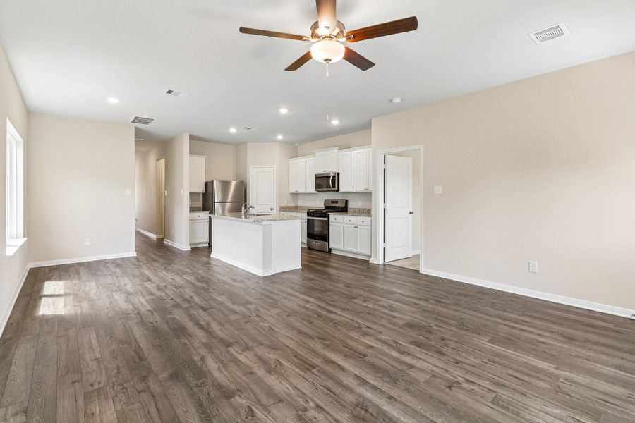 Spacious, unfurnished interior of a new home in Magnolia Woods, Magnolia (Image 18).