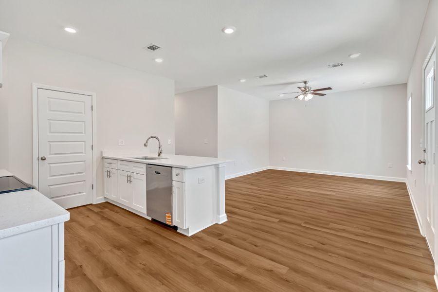 Spacious, unfurnished interior of a new home in , Crestview (Image 25).