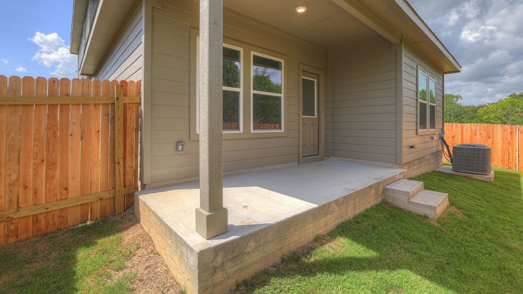 Exterior details and patio area of a home in Bollinger, Maxwell (Image 3).