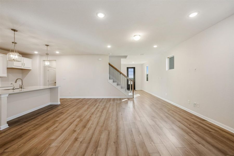 Representative images and renderings are for illustrative purposes. Actual structural options and design finishes of home may vary.