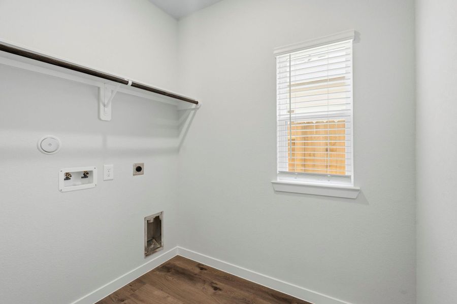 Spacious, unfurnished interior of a new home in Katy Reserve, Katy (Image 18).