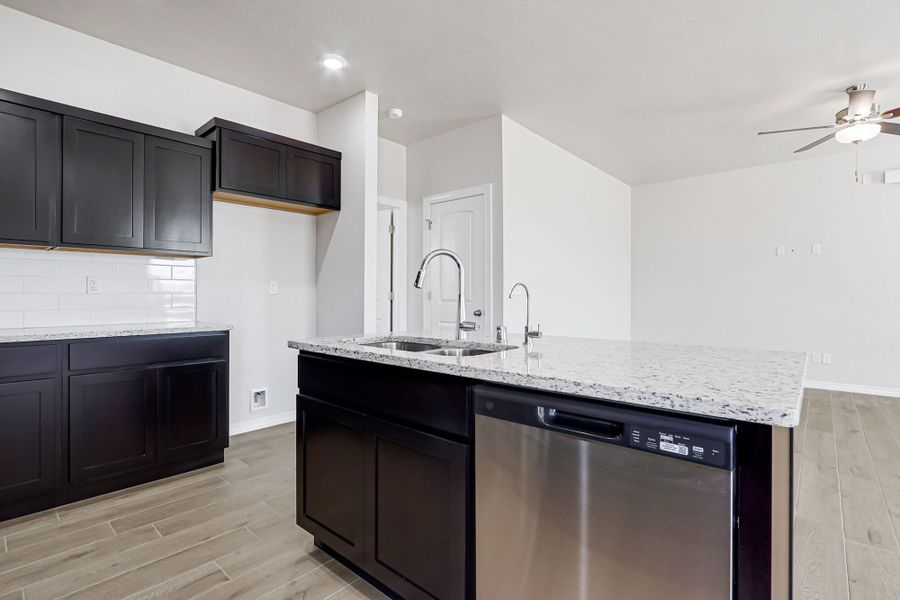 Representative furnished interior of a home built from the Desert Willow by View Homes in Paseos Del Este, Horizon City (Image 6). Representative furnished interior of a home built from the Desert Willow by View Homes in Paseos Del Este, Horizon City (Image 6).