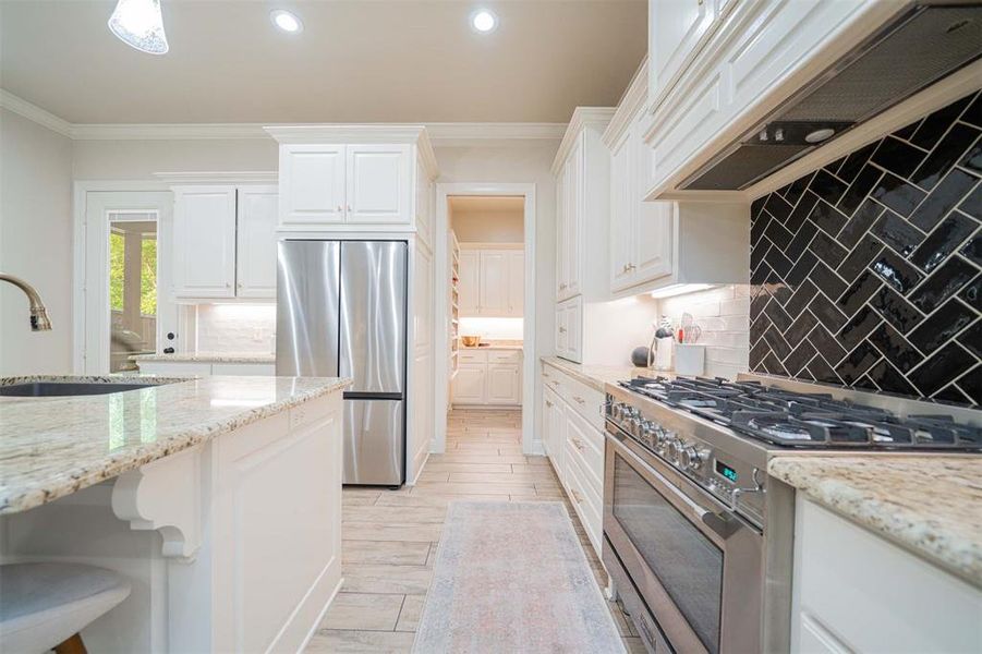 Furnished interior view inside a new home in , Longview (Image 17).