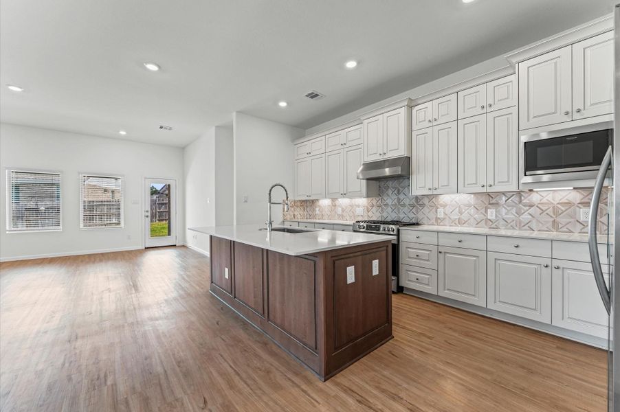 Furnished interior view inside a new home in Kingwood-Royal Brook: Bristol Collection, Porter (Image 7). Furnished interior view inside a new home in Kingwood-Royal Brook: Bristol Collection, Porter (Image 7).