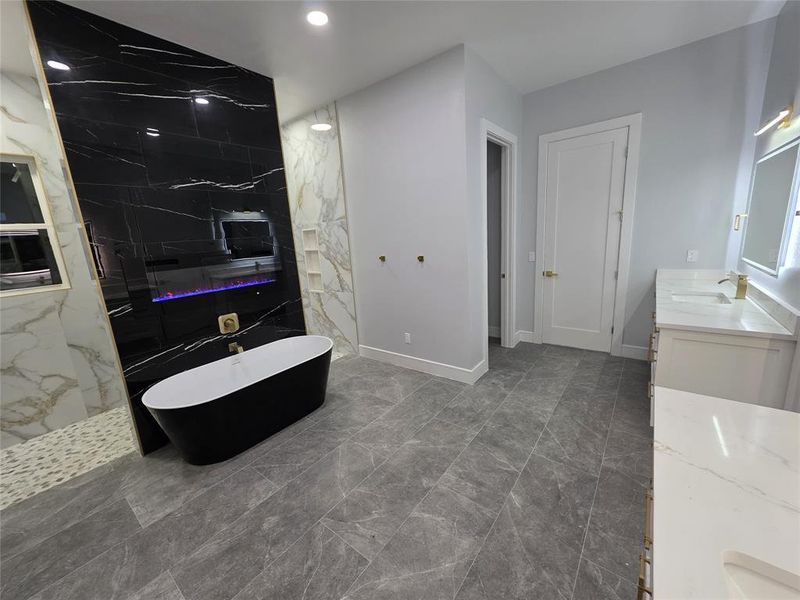 Furnished interior view inside a new home in , Waxahachie (Image 6).