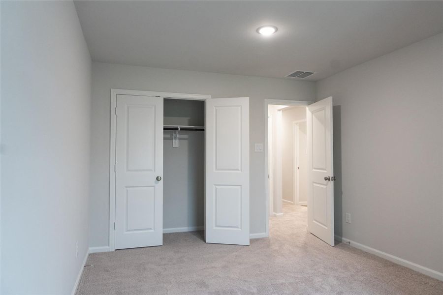 Spacious, unfurnished interior of a new home in Lakes at Black Oak, Magnolia (Image 13).