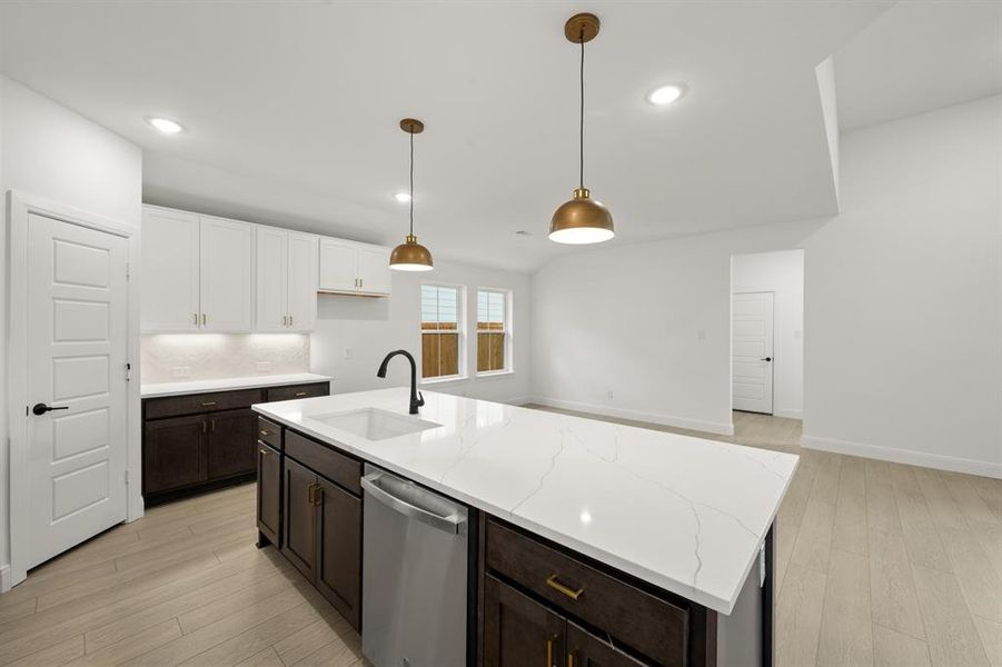 1023 Rylan- Kitchen-5