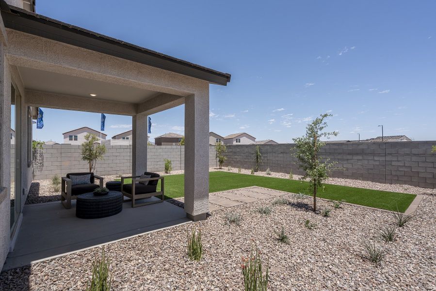 Representative exterior details of a home built from the 3503 by Risewell Homes in Skyline Village, San Tan Valley (Image 4).