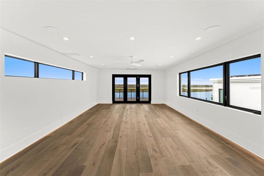 Spacious, unfurnished interior of a new home in , New Smyrna Beach (Image 54).