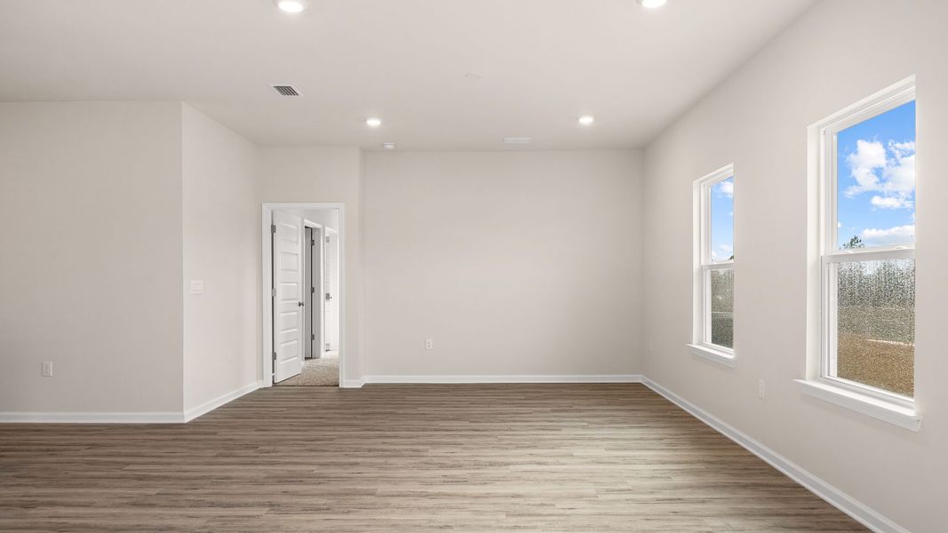 Spacious, unfurnished interior of a new home in Liberty, Panama City (Image 20).