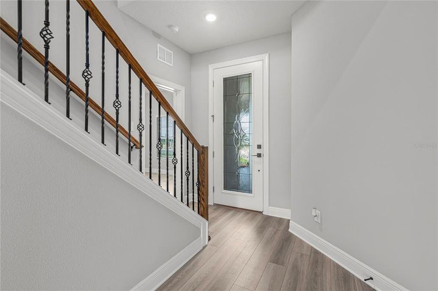 Spacious, unfurnished interior of a new home in Gum Lake Preserve, Lake Alfred (Image 32).