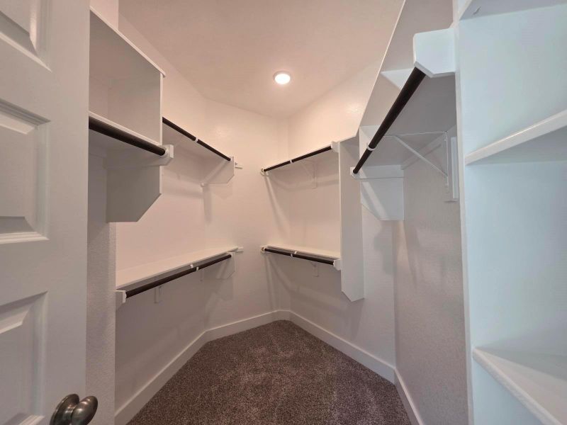 Spacious, unfurnished interior of a new home in , Brenham (Image 20).