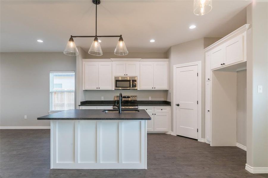 Furnished interior view inside a new home in , Abilene (Image 7).