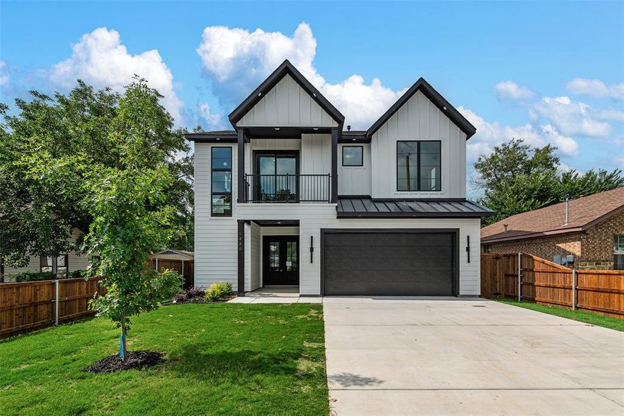 Front exterior of a new home in , Dallas, TX, highlighting curb appeal (Image 1). Front exterior of a new home in , Dallas, TX, highlighting curb appeal (Image 1).