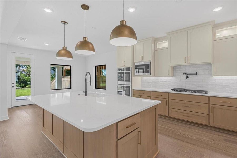 Furnished interior view inside a new home in , Missouri City (Image 15).