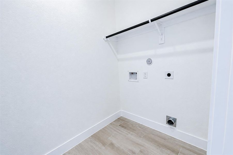 Spacious, unfurnished interior of a new home in , Katy (Image 38).