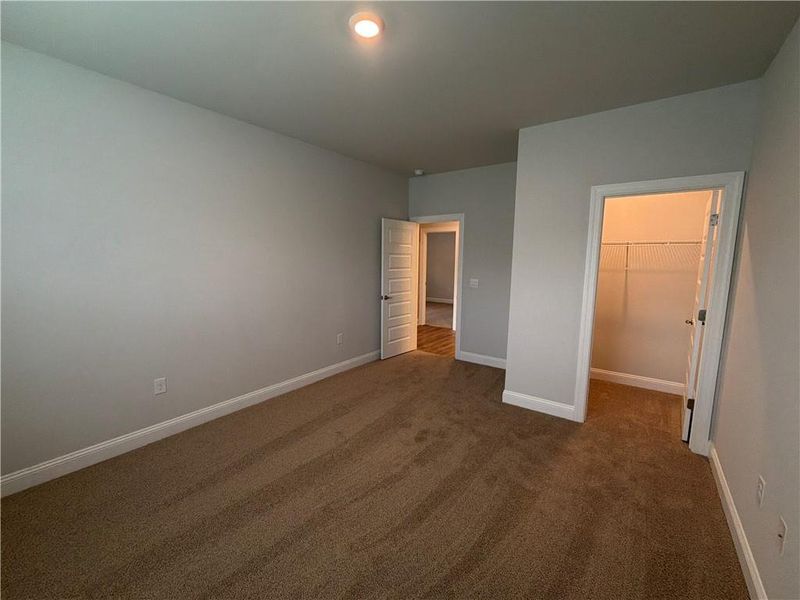 Spacious, unfurnished interior of a new home in Tuscany Hills, Douglasville (Image 13).