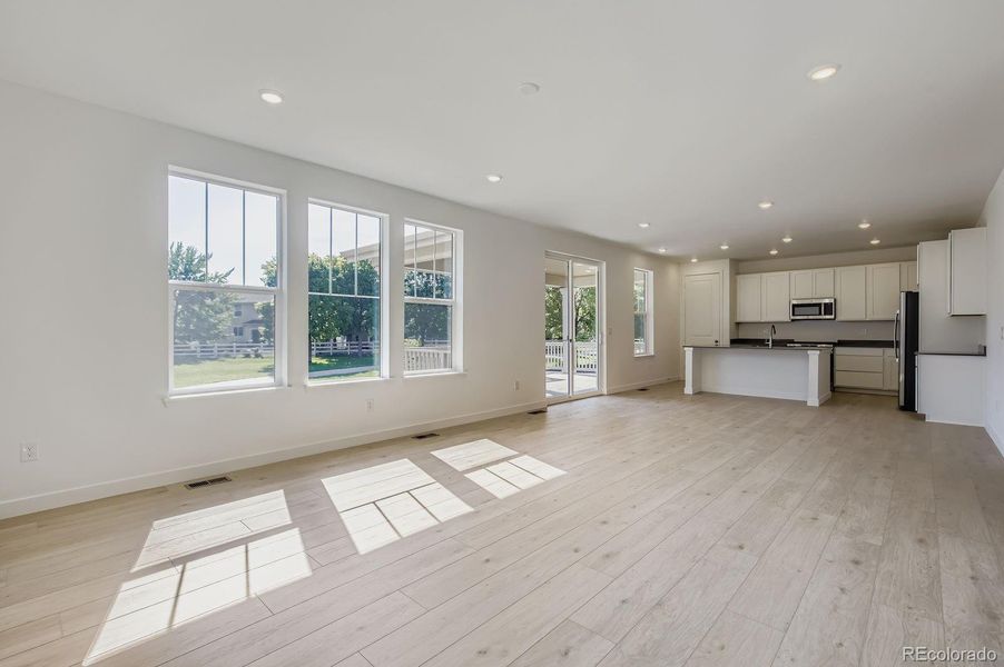 Spacious, unfurnished interior of a new home in Riano Ridge: The Grand Collection, Loveland (Image 14).