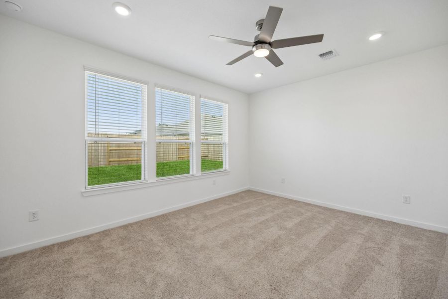 Spacious, unfurnished interior of a new home in Windcress, Cove (Image 23).